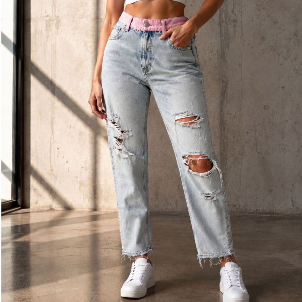 American Eagle Mom Jeans Size 10 Distressed High Rise Pink Waistband